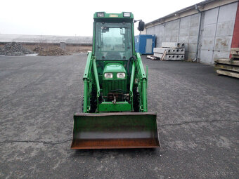 MALOTRAKTOR JOHN DEERE S ČELNÍM NAKLADAČEM - 3