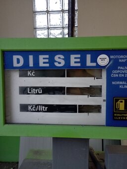 Prodám Stojan na naftu s čerpadlem - 3