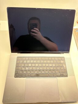 MacBook Pro 16” M1 Pro (2021) s příslušenstvím - 3