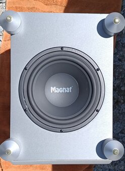 Magnat Betasub 20A,jako novy; 230 W - 3