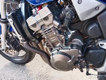 Honda Hornet 900 - 3