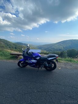 Prodám nepojízdnou motorku Daelim Roadwin 125R (2008, 10,9 k - 3