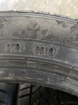 Pneu 205/55R17 95V - 3
