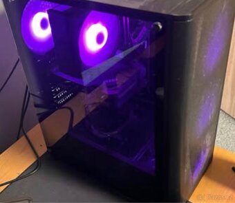 Herní PC + dva herní monitory k tomu - 3