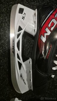 Brusle CCM JETSPEED FT870 SR vel. 45, nebo 9,5 - 3