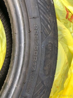 Pneu Good Year 225/50/17 - 98W - 7mm - 3