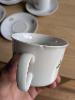 Čajový porcelánový servis s růžemi - 3