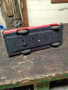 Staré plechové autíčko - 3