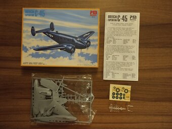 Modely letadel , dopraváky,plastové stavebnice. - 3