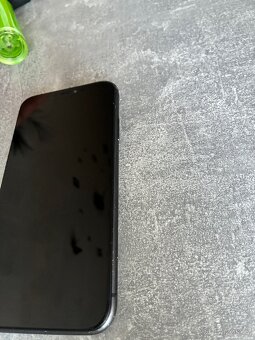 I phone 11 - 3