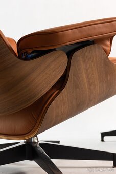 KŘESLO CHARLES & RAY EAMES S PODNOŽKOU ,,HERMAN MILLER - 3