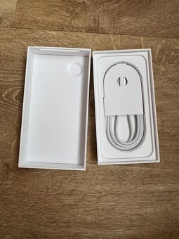 Apple iPhone 16e 128gb Black - 3