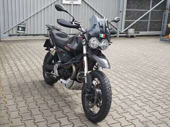 Moto Guzzi V85TT Nero Etna - 3