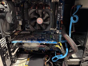 Stolní PC AMD Phenom II X4 / 12GB / 512GB / Radeon HD 7700 - 3
