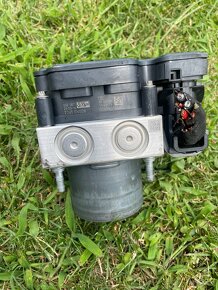 Jednotka ABS,ESC ŠKODA Fabia III 6C0614517R - 3