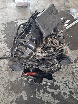 Motor 1.8 tfsi poškozený - 3
