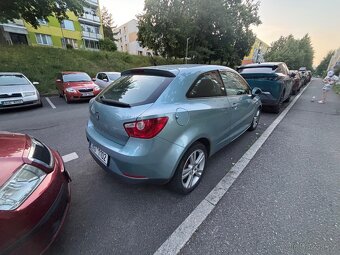 SEAT Ibiza 1.4i, 63 kW, r.v. 2009 – malý nájezd 158xx - 3