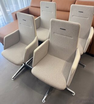 Čalouněné látkové křeslo - 3