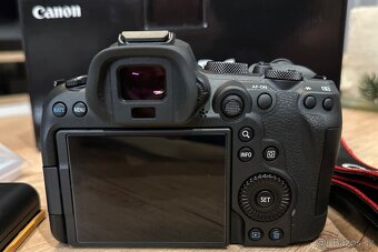 Predám telo Canon R6 + náhradná batéria - 3