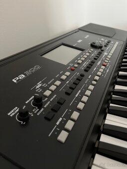 Korg pa300 - 3