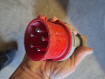 Prodlužovací kabel 400v a 240v - 3