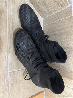 NOVÉ KOLÍKOVÉ KOPAČKY ADDIDAS PREDATOR 44,5 - - 3