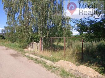 Stavební parcela 900m2 - 3