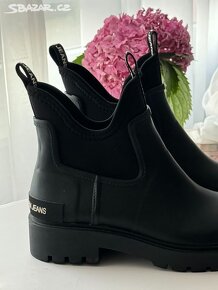 Prodám kotníkové holinky značky Clavin Klein - 3