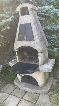 Betonový gril s udírnou - 3