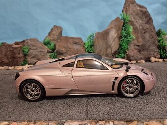 Prodám model 1:18 Pagani Huayra - 3