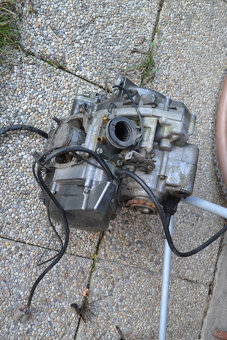 Suzuki RG 125 gamma r.v.1993 motor rám plasty kola brzdy - 3