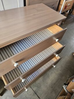 HEMNES KOMODY ŠEDOČERNÉ - 3