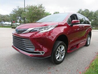 Toyota Sienna Limited  FWD 2022 - 3