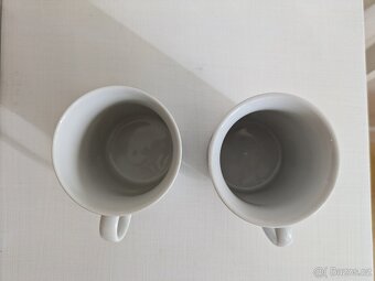 Daruji dva dětské porcelánové hrnky (Made in Czechoslovakia) - 3