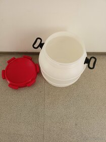 Plastový sud značky Curtec - 3