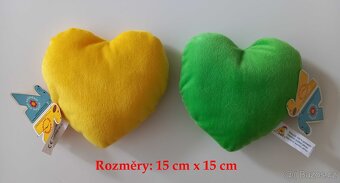 Prodám nové Valentinské polštářky ve tvaru srdíček - 4 kusy - 3