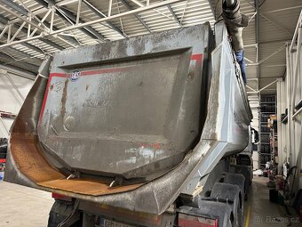 Prodám korbu Schwarzmuller - 3