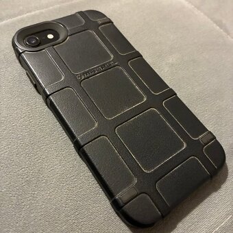 iPhone SE 2020 + Magpul Bump Case a příslušenství - 3