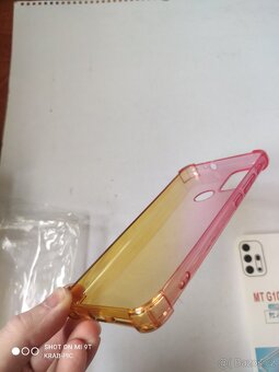 Růžovo/žlutý kryt pro Motorola Moto G10/G20/G30 - 3