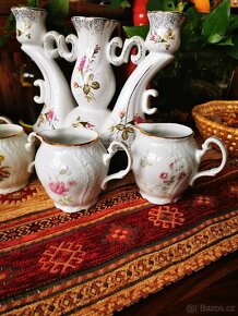 Porcelánový svícen a 4x mléčenky - 3
