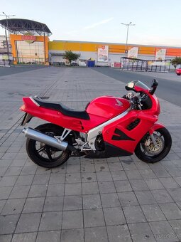 Honda VFR 750 72Kw A2 - 3