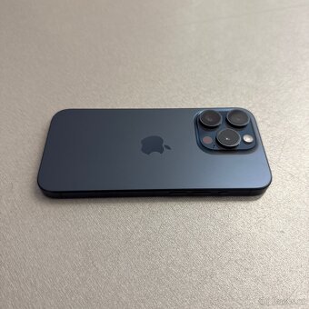 iPhone 15 Pro 256GB blue titan, pěkný stav, 12 měsíců záruka - 3