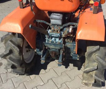 Malotraktor Kubota ZB1200, japonský traktor 12 koní - 3