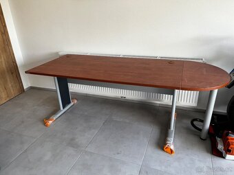 Kancelářský stůl - 3