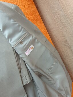 Pánský oblek s vestou. - 3