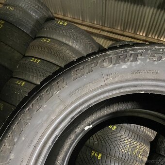 Zimní pneu 235/55 R17 99V Dunlop 5,5mm - 3