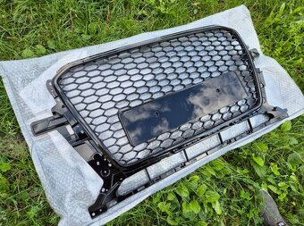 AUDI Q5 8R FACELIFT predná maska / HONEYCOMB / ČIERNA - 3