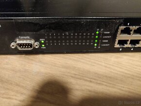 L2 switch Edge-core ES3528M 24x10/100Mbit+4x1Gbit - 3