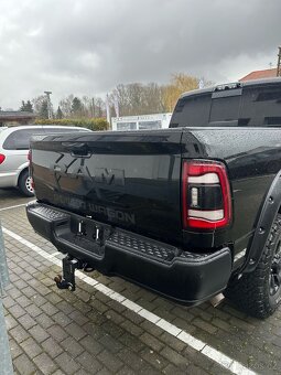 Dodge Ram 2500 power wagon - 3