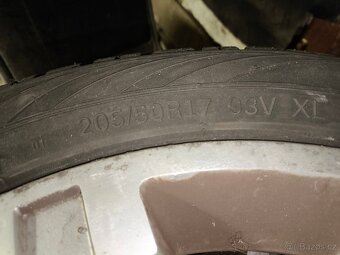 Original alu kola Ford 17, nove gumy - 3